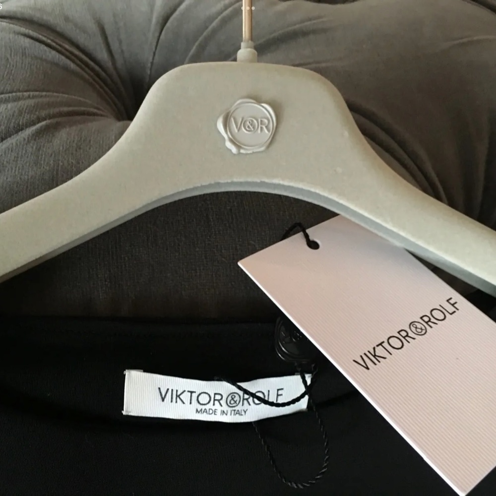 NWT VIKTOR & ROLF Ruffled Hem Top/Pullover. Size 38IT. - Picture 4 of 14